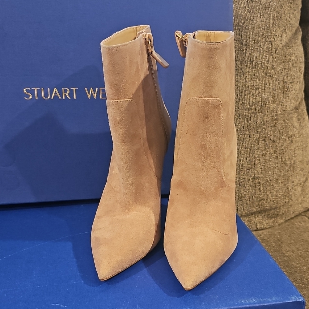 Stuart Weitzman Beige Suede Heeled Boots (BrandNew)